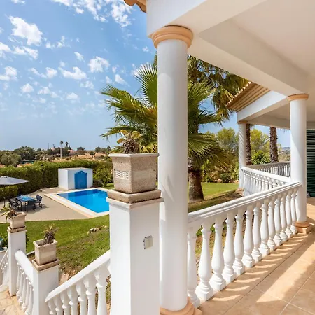 Salvador Villa *